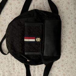 Black Tommy Hilfiger purse