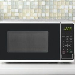 Microwave Mainstays 0.7 Cu ft Countertop Oven, 700 Watts, White, Like New