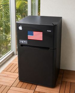 Black Haier Compact Mini Fridge / Freezer – Works Great