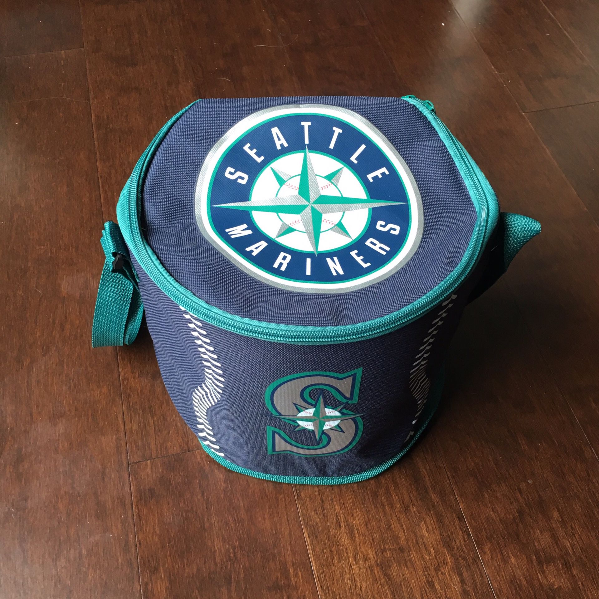NWOT Seattle Mariners Zip Around ‘Lunch Box Cooler’ With Strap