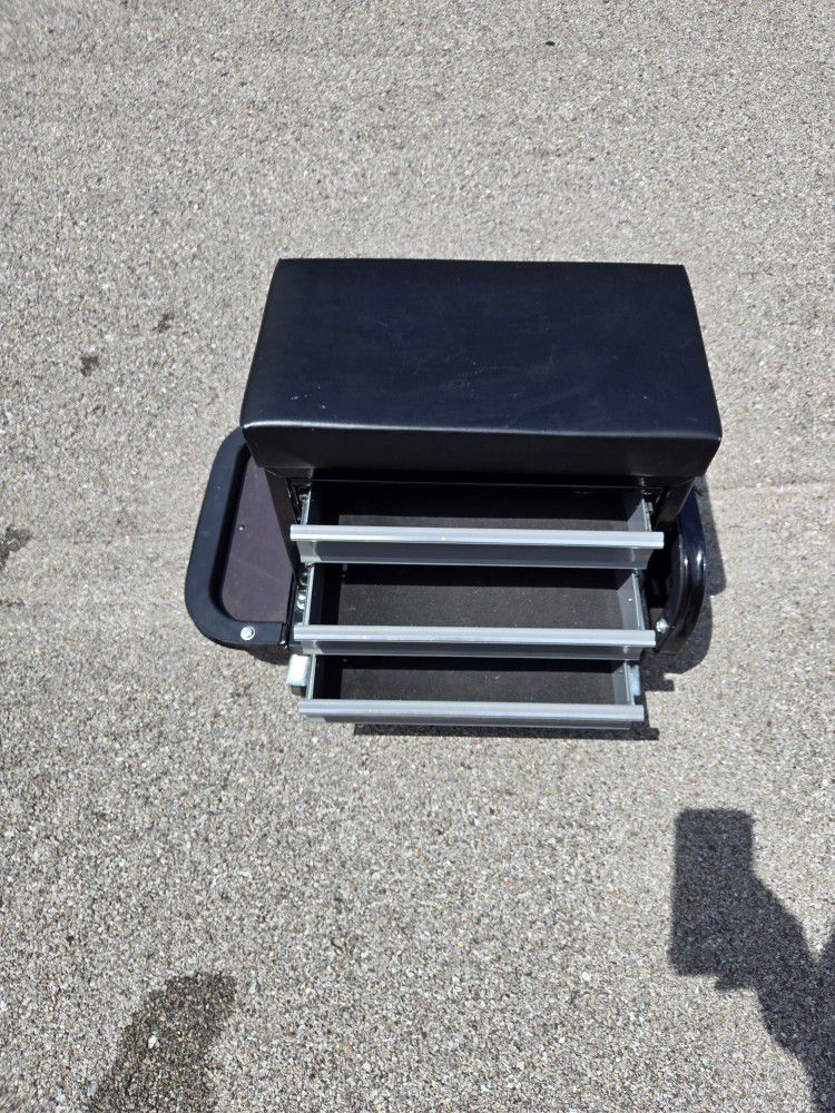 Mechanic Roller Seat With Drawers."CHECK OUT MY PAGE FOR MORE DEALS "