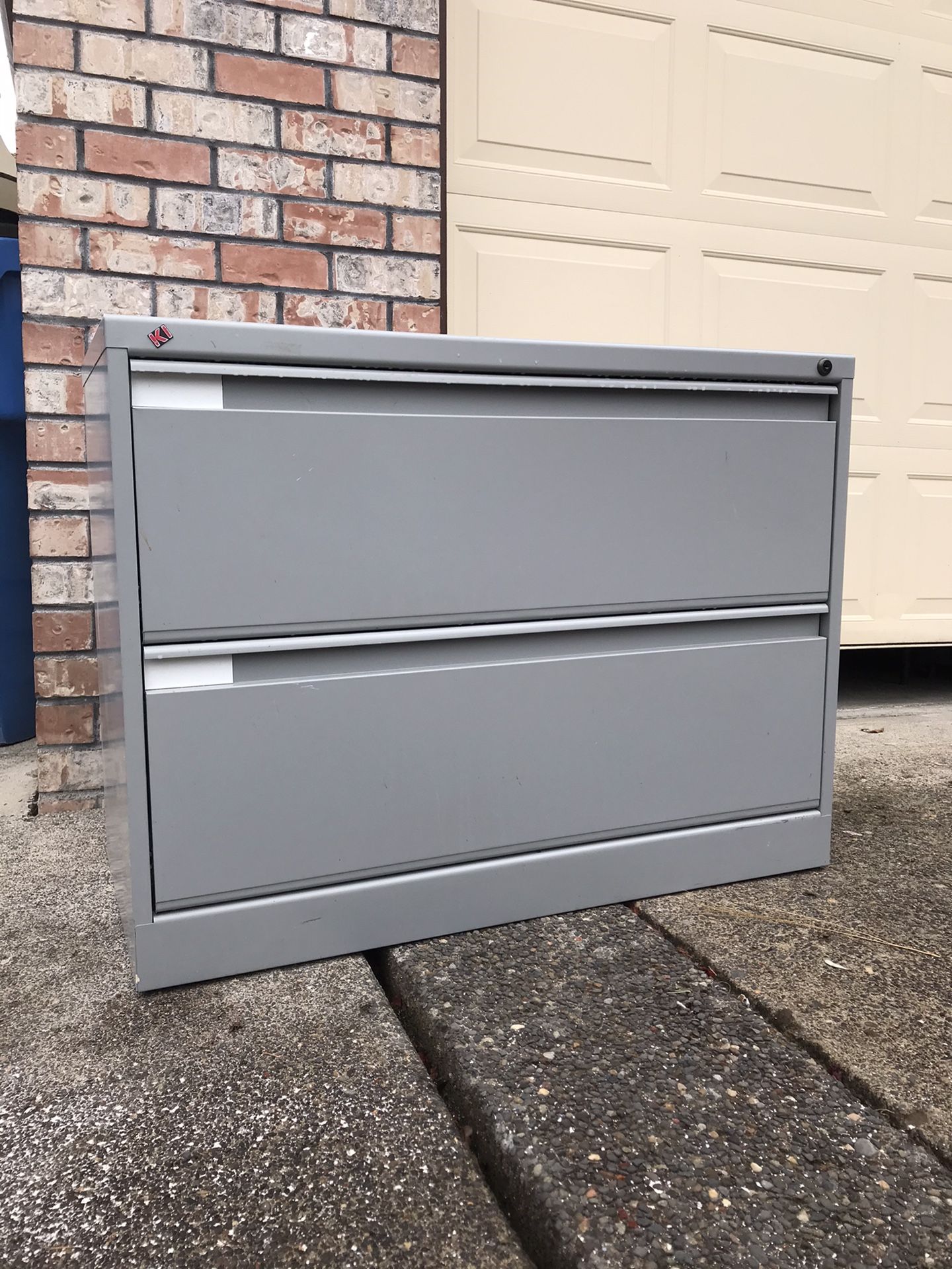 Metal file storage cabinet