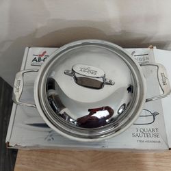 The image shows a box for an All-Clad d5 Stainless 3-Quart Sauteuse with a dome lid (Item #SD(contact info removed)).