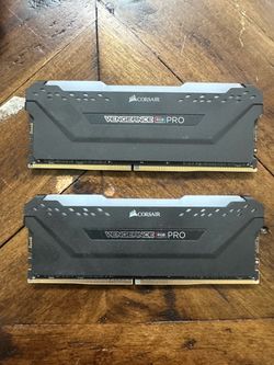 Corsair vengeance RGB PRO DDR4 RAM 2x16GB 3600 MHZ