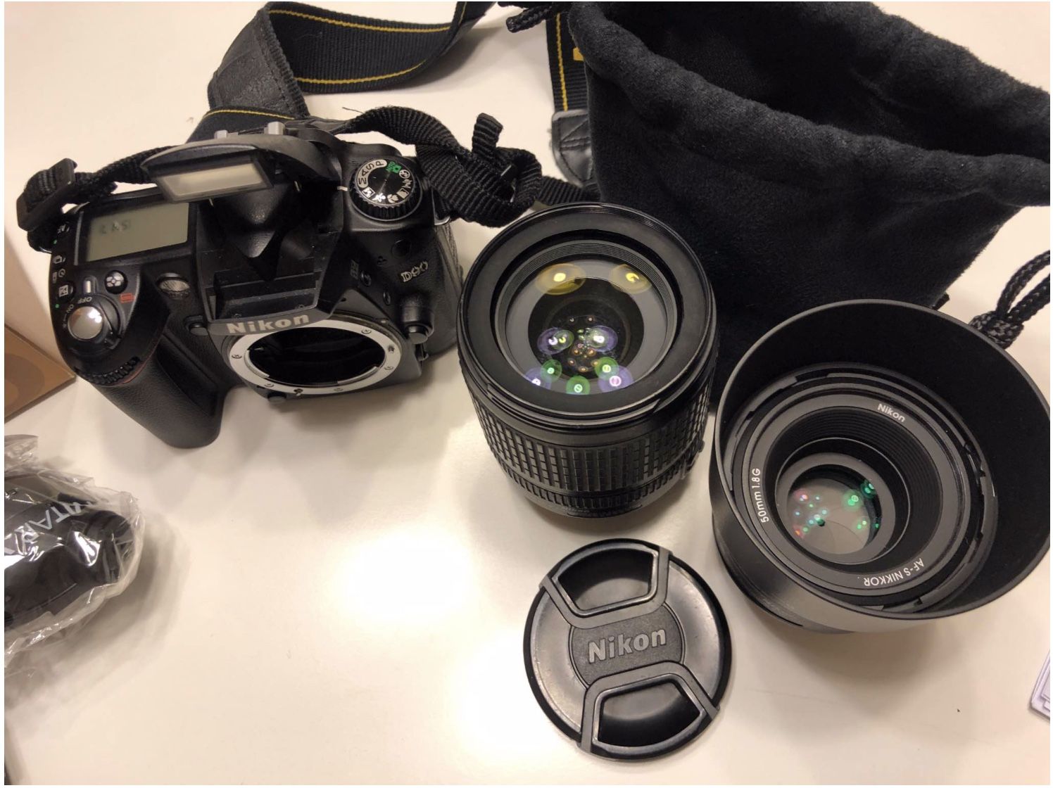 NIKON D90 + 2 lenses + accessories