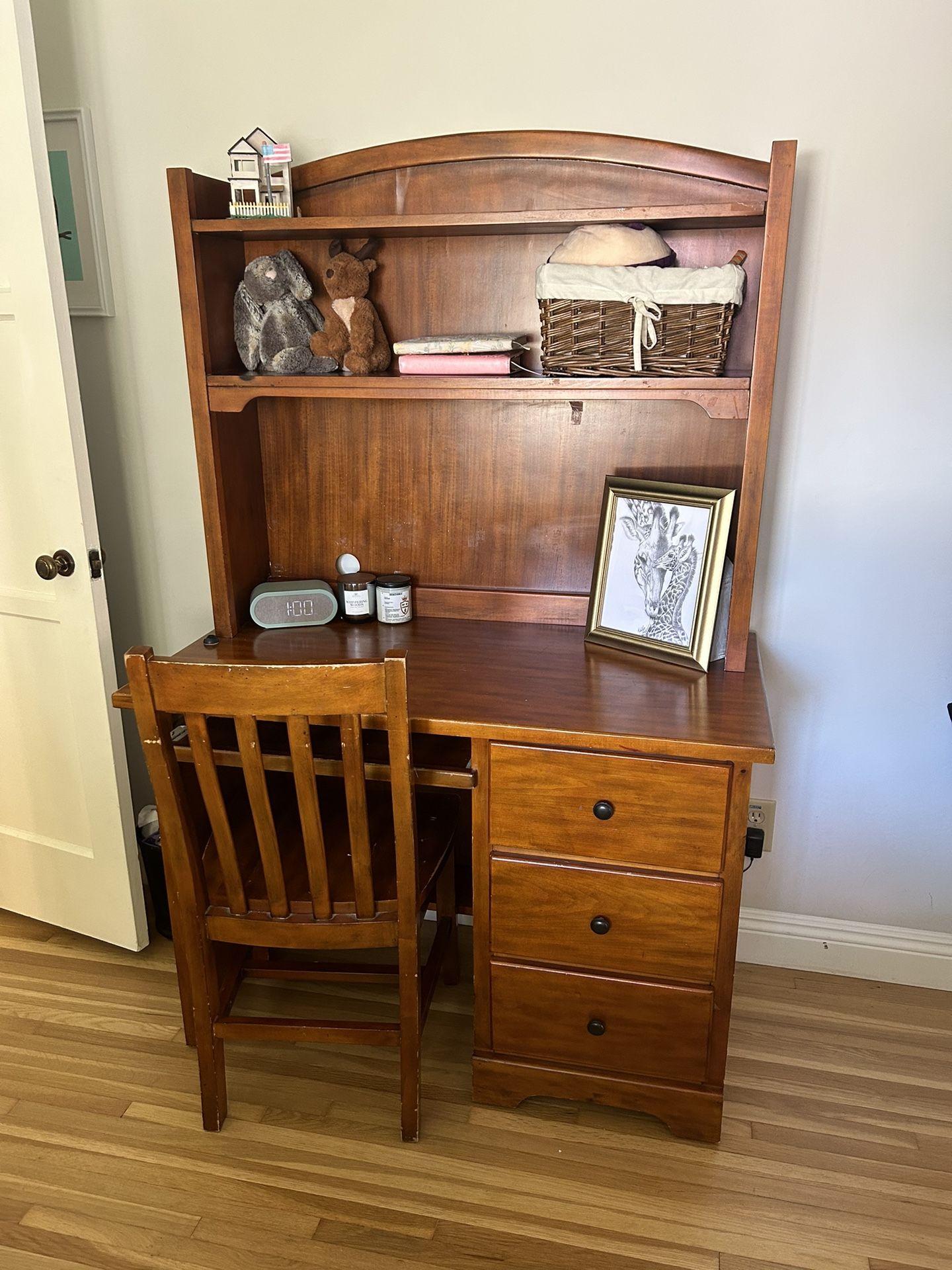 Beautiful Solid wood Desk (with Chair)