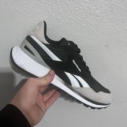 Reebok Shoes (Size 11)