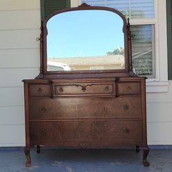 Dresser Bureau Chest of 5 Drawers & Swivel Mirror