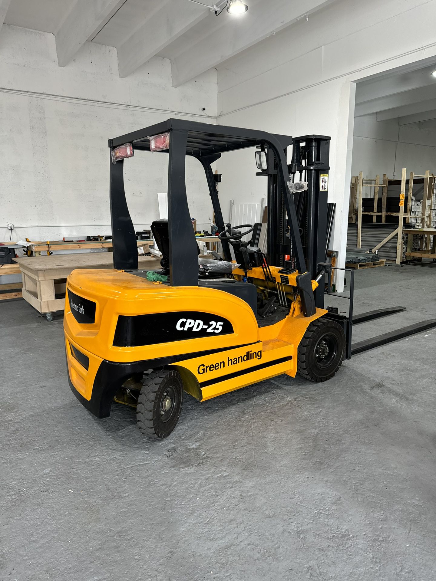 Electric Forklift. 2,500KG New 2.5 Ton
