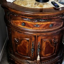 7 Piece Bedroom Set (Real Wood)