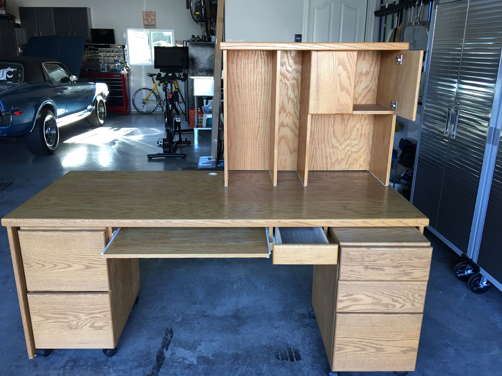 Modular 4 piece desk