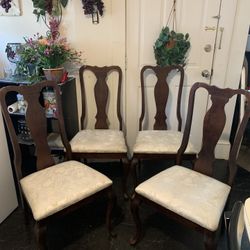 4 Dining Chairs 
