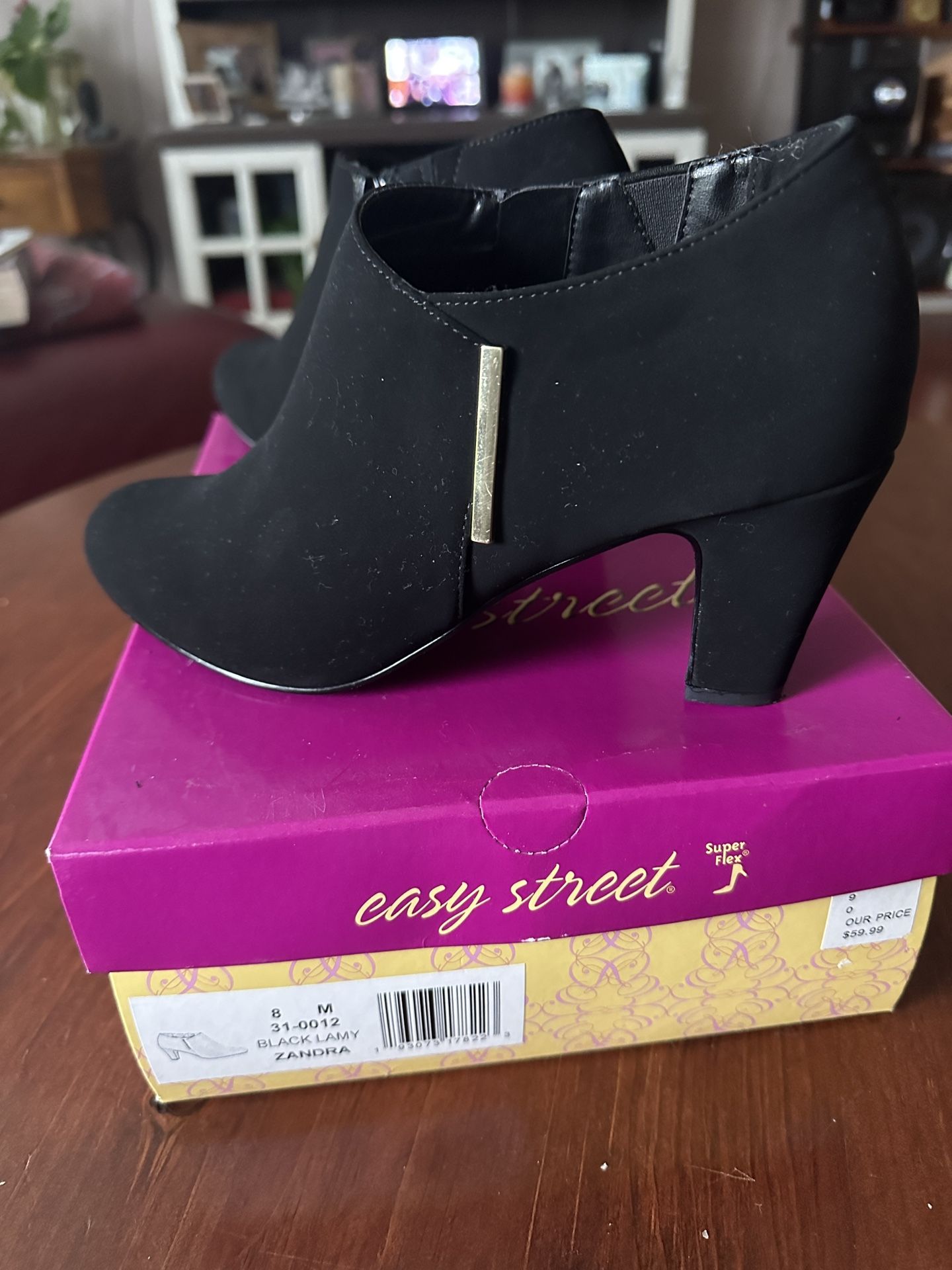 Woman’s shoes Size 8