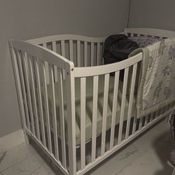 Crib/ Diaper Station/diaper Pail/bathtub/baby Carrier 