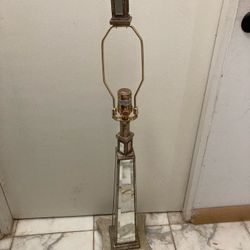Beautiful antique style lamp base 