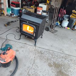 Pellet Stove And Fuel Perfect Just Dusty 