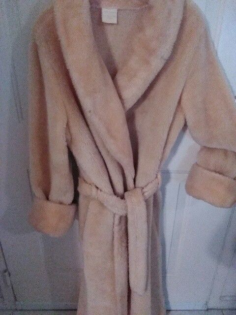 FLEECE ROBE