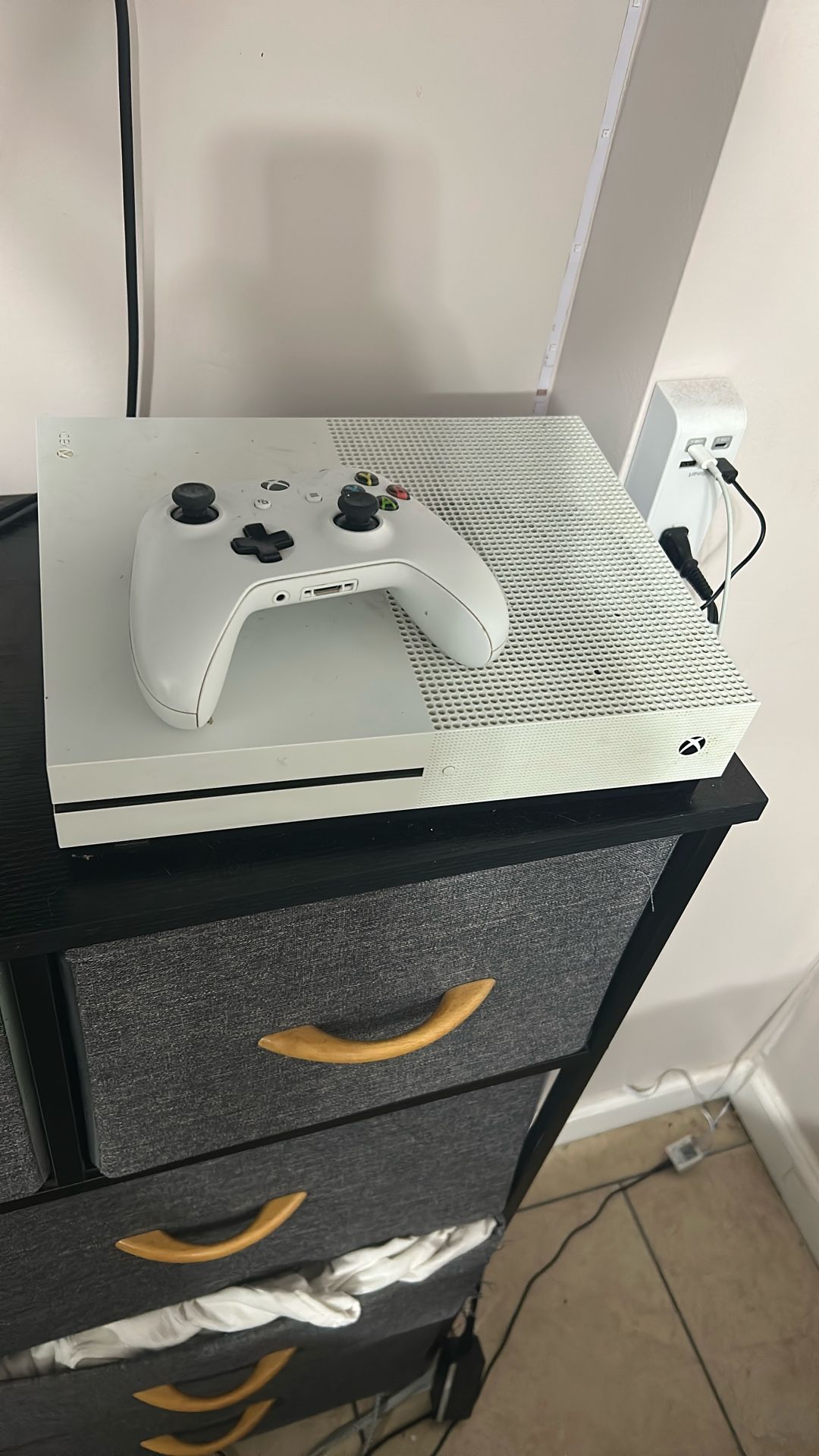 Xbox One S (GamesIncluded)