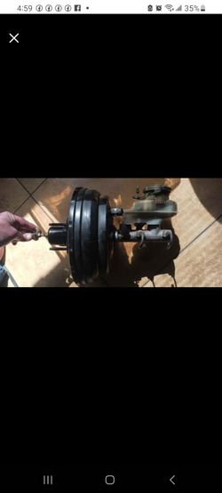 $40 or Make Offer
Honda Civic 99 to 05 Nissin Brake Booster and Master Cylinder 15/16 bore