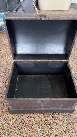 $20 Old Chest