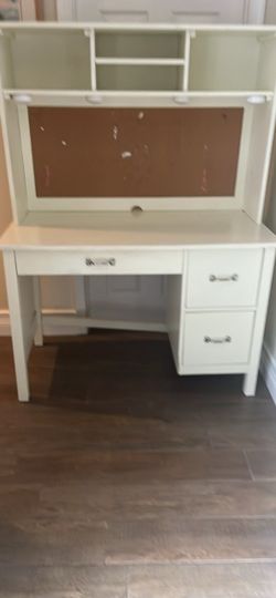 White Wood Desk with Hutch and Drawers
