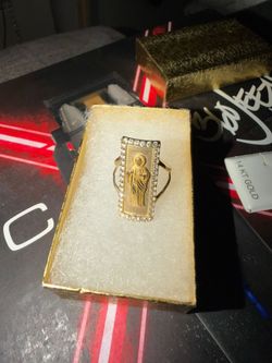 Gold ring
