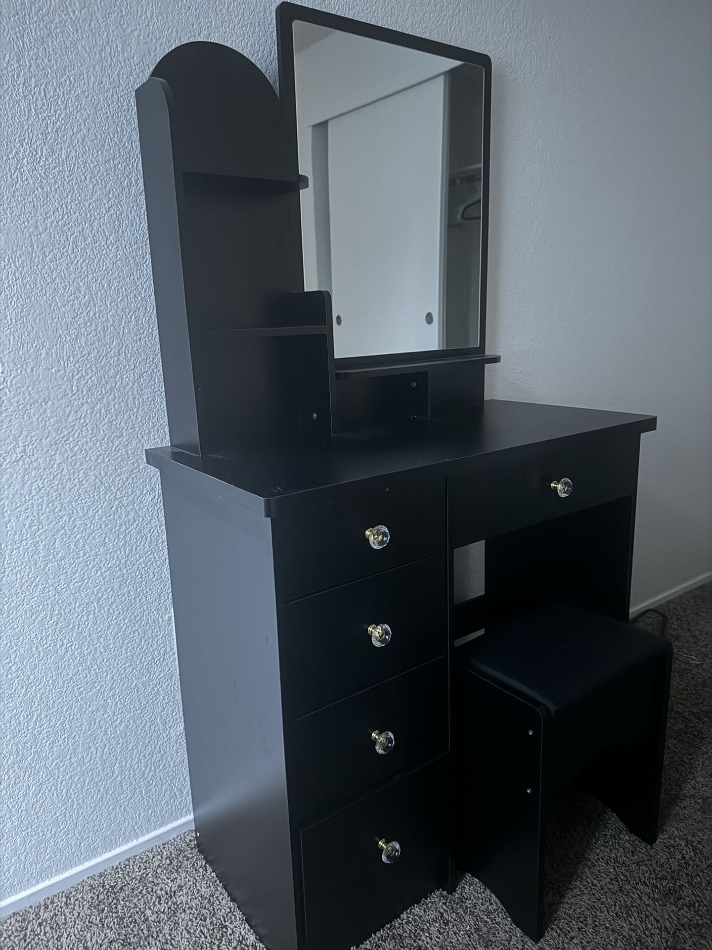 Black Vanity Set With Mirror