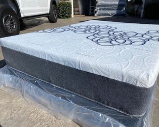 Cal King Bamboo Hybrid Cool Gel Memory Foam Mattress!!