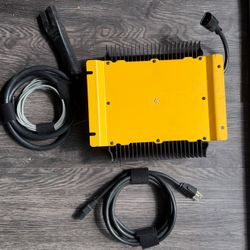 Delta-Q QuiQ 48V 18A 1000W Battery Charger (contact info removed)-D1