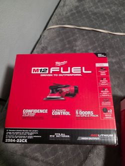 Milwaukee 2585-22CX M12 FUEL 6" Random Orbital Sander Kit (3/32")