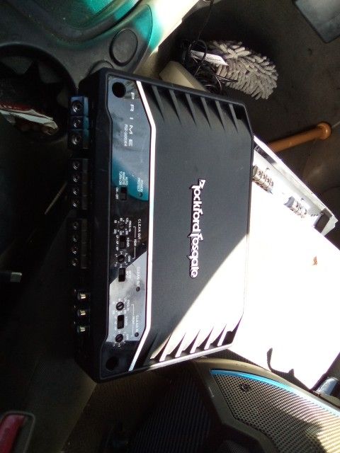 Rockford Fosgate Amplifier R2-300 X4