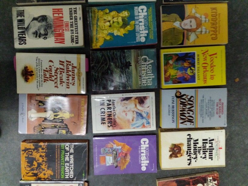 Lots Of Paperbacks Old Ones Alot First Editions