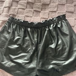 Vanilla Bay Blk leather shorts
