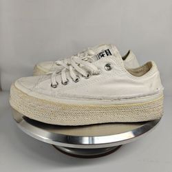 Size 6 US Women's white canvas Converse Chuck Taylor All Star platform sneakers