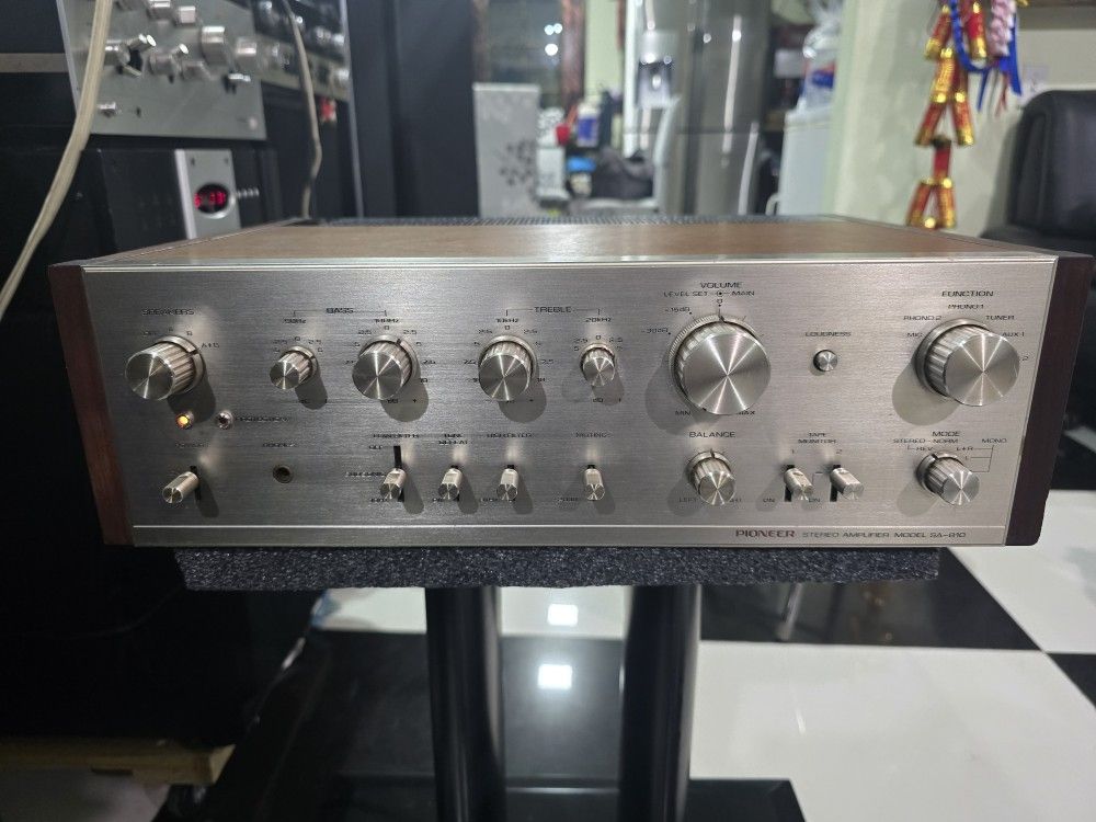 Pioneer Vintage Stereo Integrated Amplifier. Excellent condition, perfect working, will test before you buy