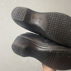 Clarks Wedge Size 7.5 Black Leather Shoes Classic Slip Resistant Work