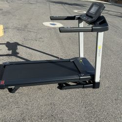 Brand New Tr2000 Electric Folding Treadmill For Only $380