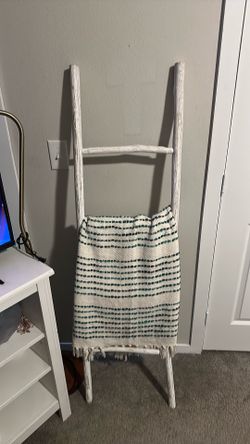 Blanket ladder w blanket