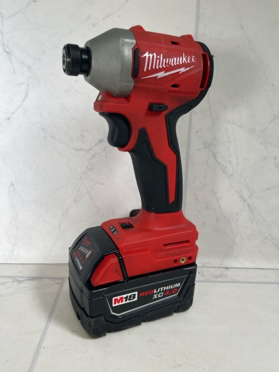 Milwaukee 3651-20 M18 18V Brushless 1/4" Impact Driver (A1G010738)