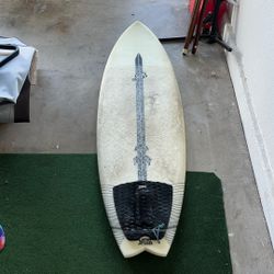 5’6 Round Nose Fish Surfboard 