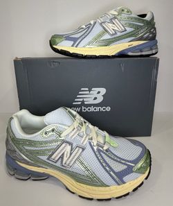 New Balance 1906R Sneakers