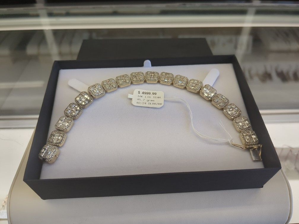 10k Solid Gold Diamond Bracelet 45.7 Grams Layaway Available 10% Down If You Are Interested Please Ask For Maribel Thank You