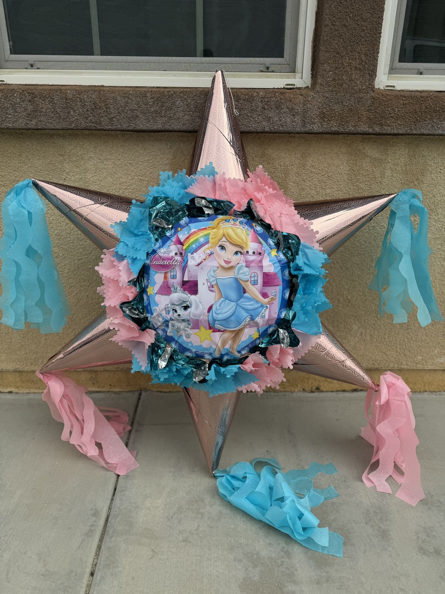 Baby Cinderella Regular Star Pinata