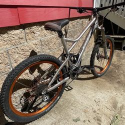 Giant Reign 6.7 Large 26” wheels