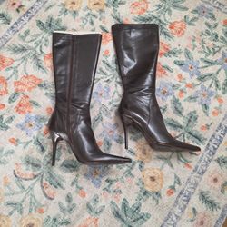  Brand New. Leather  Boots   