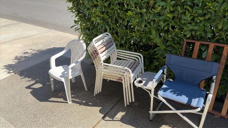 Free Chairs
