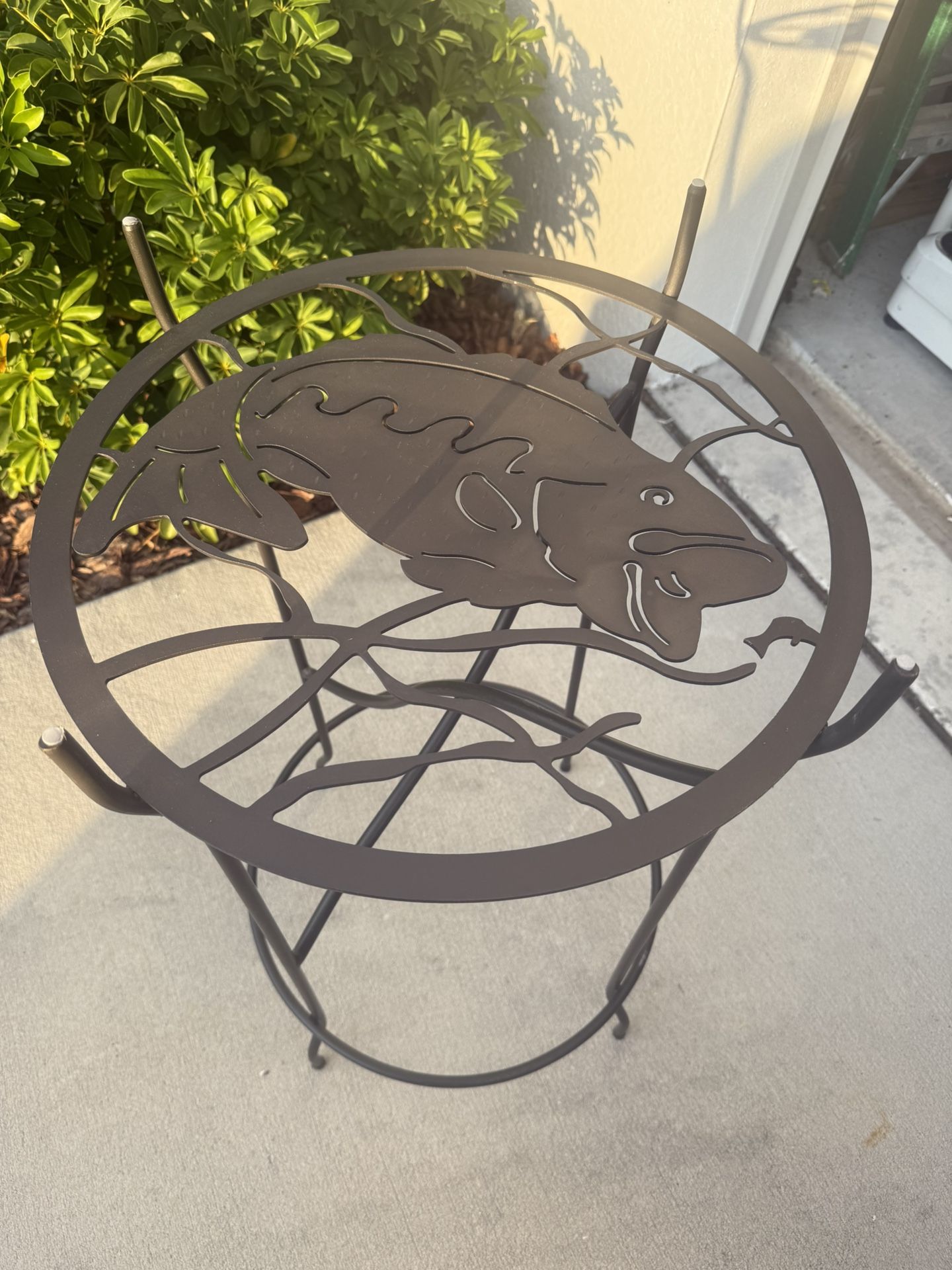 Bass Tall fish table in wrought iron 