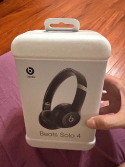 Beats Solo 4 Bluetooth Wireless On-Ear Headphones Dark Grey (brand new sealed)