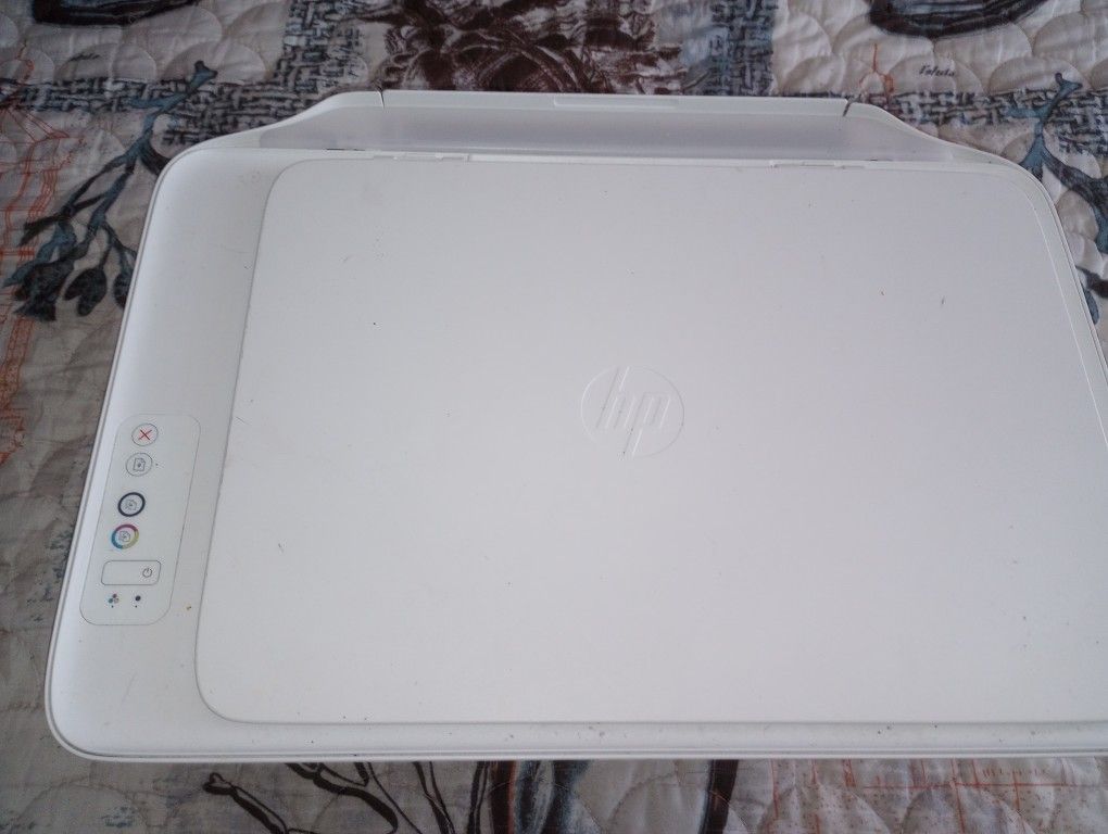 HP Printer Desk Jet 2132 Prints,Scan, Copy