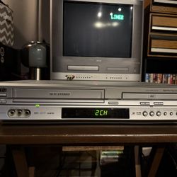 $40 JVC HR-XVC27U Combo VCR And DVD Player